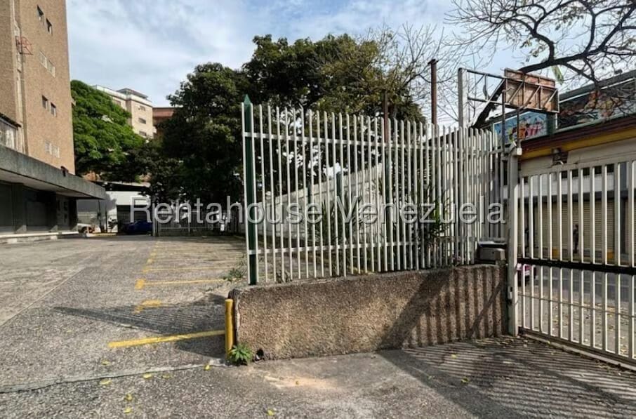 Comercial (Local Comercial) en Alquiler en El Marques, Distrito Metropolitano - 6