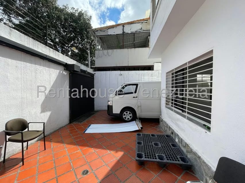 Comercial (Local Comercial) en Alquiler en Los Chaguaramos, Distrito Metropolitano