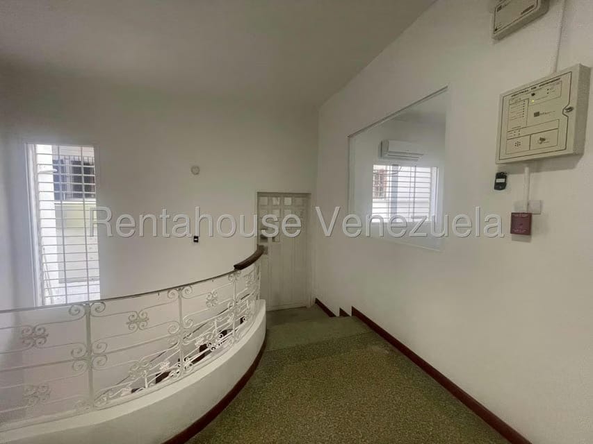 Comercial (Local Comercial) en Alquiler en Los Chaguaramos, Distrito Metropolitano - 6