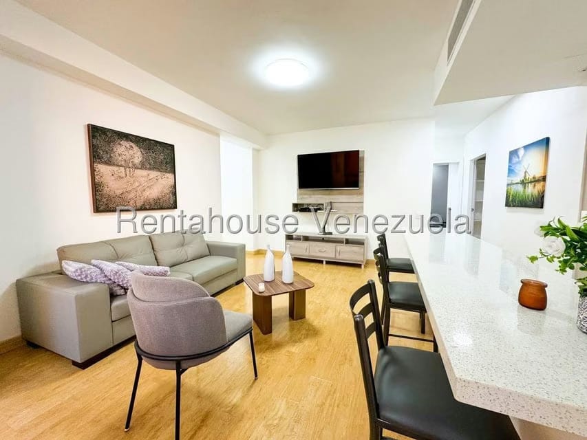 Apartamento (1 Nivel) en Alquiler en Campo Alegre, Distrito Metropolitano - 11