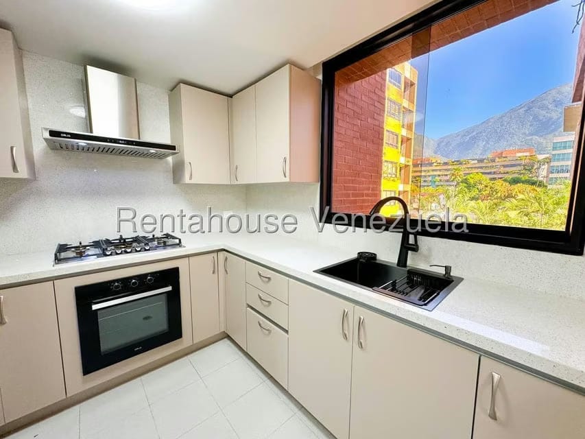 Apartamento (1 Nivel) en Alquiler en Campo Alegre, Distrito Metropolitano - 16
