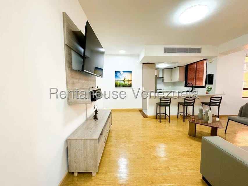 Apartamento (1 Nivel) en Alquiler en Campo Alegre, Distrito Metropolitano - 3