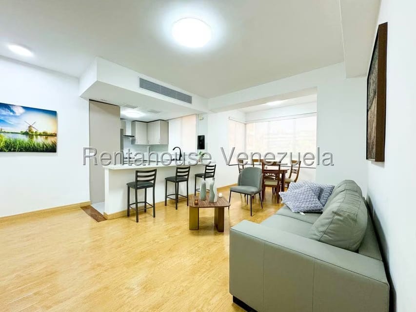 Apartamento (1 Nivel) en Alquiler en Campo Alegre, Distrito Metropolitano - 4