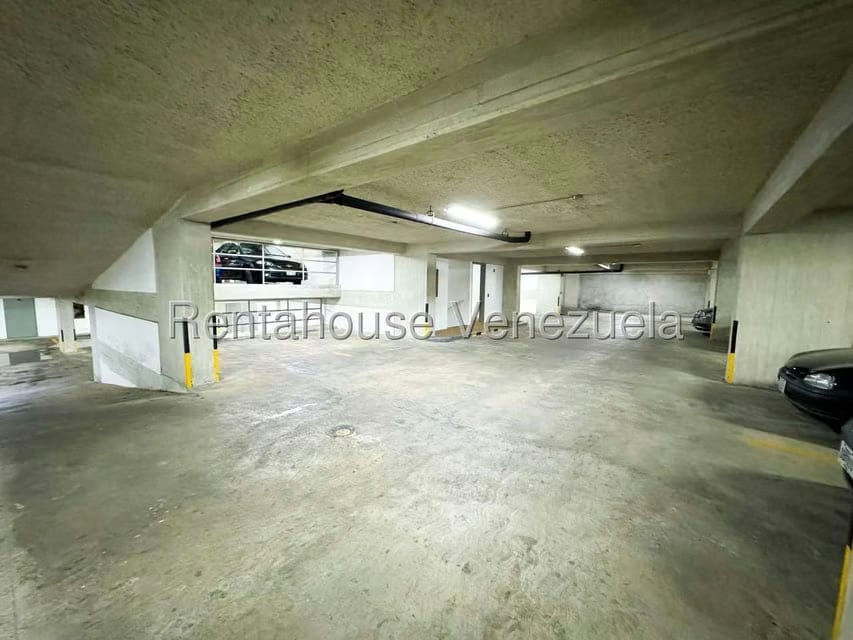 Apartamento (1 Nivel) en Alquiler en Campo Alegre, Distrito Metropolitano - 33