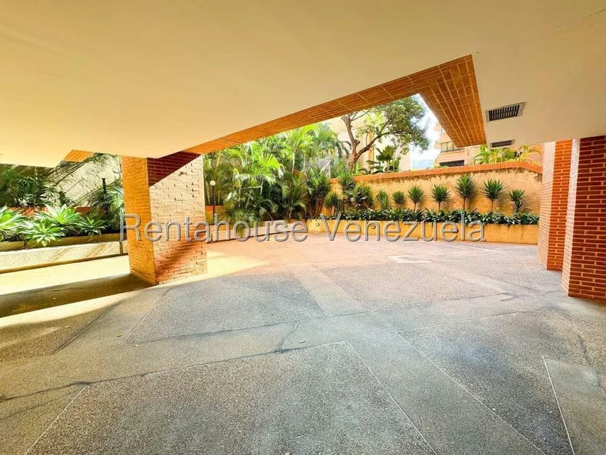 Apartamento (1 Nivel) en Alquiler en Campo Alegre, Distrito Metropolitano - 39