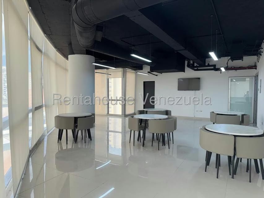 Comercial (Oficina) en Alquiler en Los Dos Caminos, Distrito Metropolitano - 7