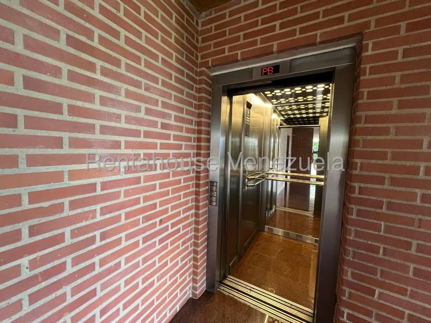 Apartamento (1 Nivel) en Venta en Oripoto, Distrito Metropolitano - 3