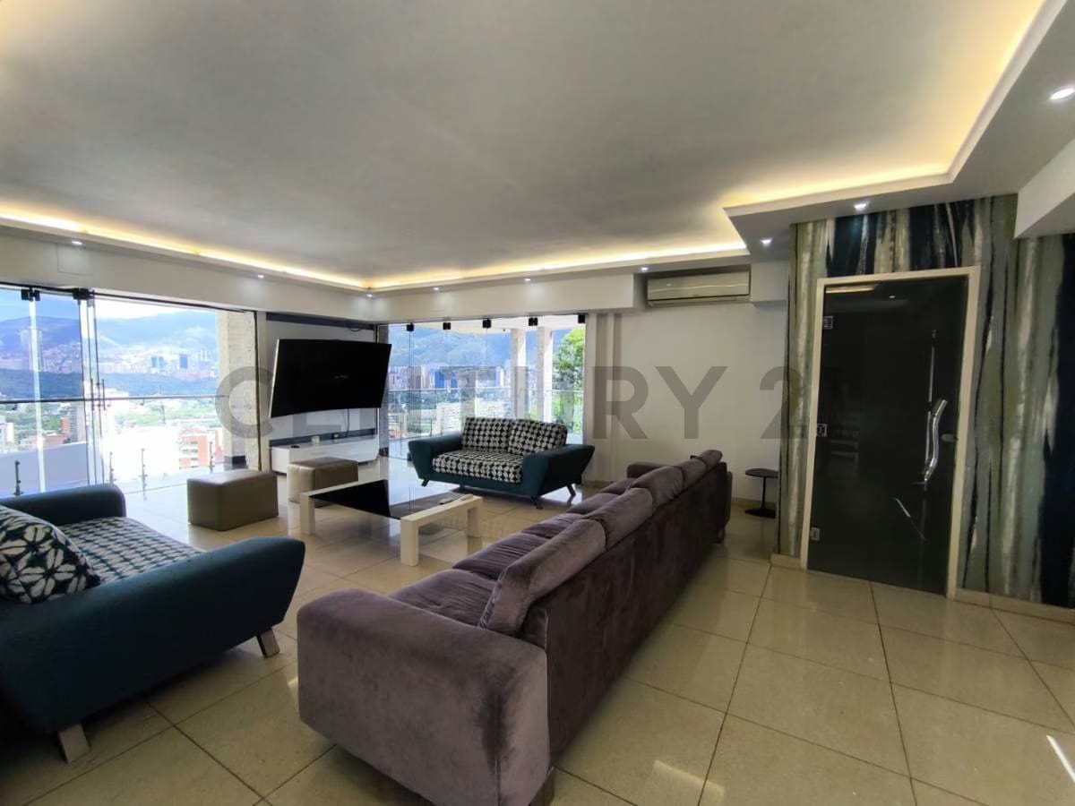 Residencia de 700 m² con vista panorámica al Ávila en Colinas de Los Chaguaramos