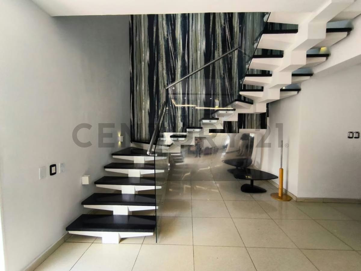 Residencia de 700 m² con vista panorámica al Ávila en Colinas de Los Chaguaramos - 20