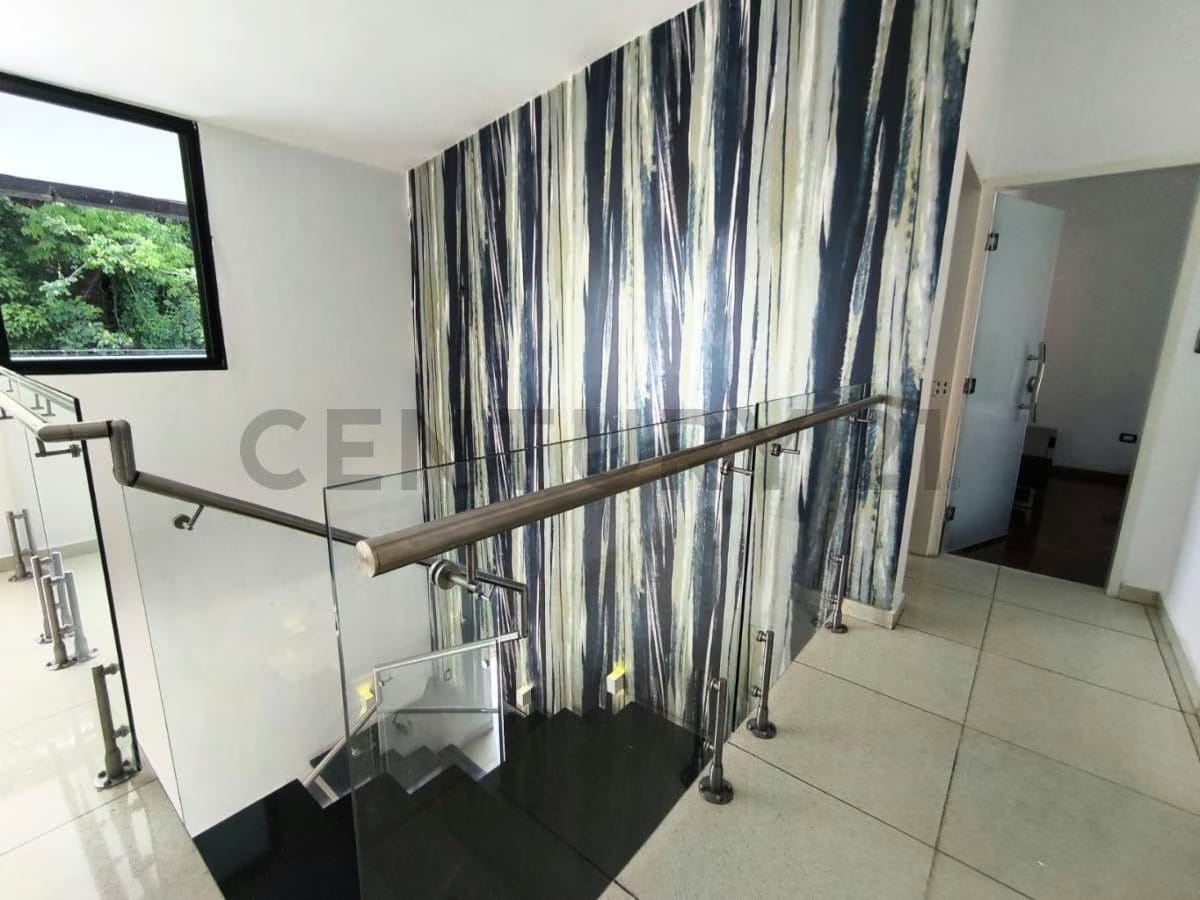 Residencia de 700 m² con vista panorámica al Ávila en Colinas de Los Chaguaramos - 22