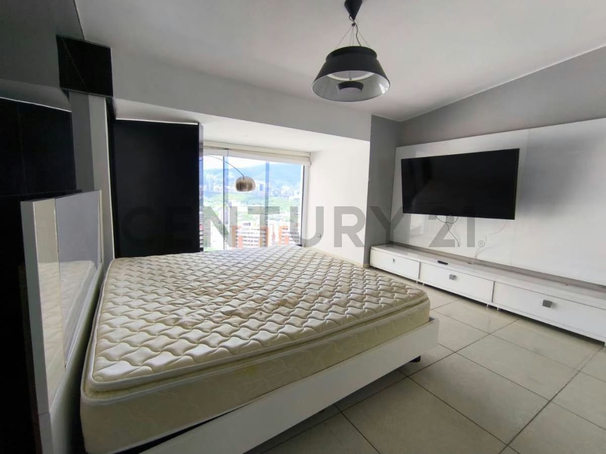 Residencia de 700 m² con vista panorámica al Ávila en Colinas de Los Chaguaramos - 23