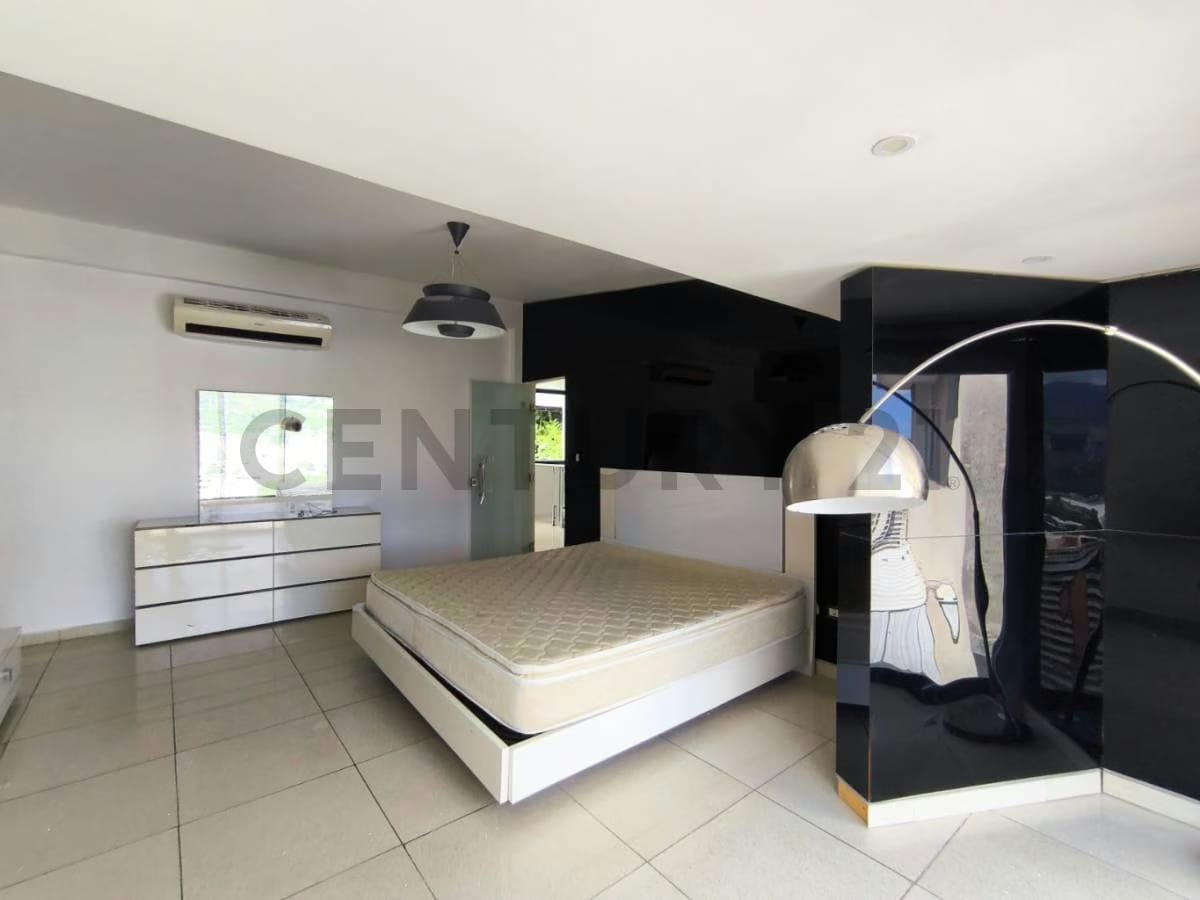Residencia de 700 m² con vista panorámica al Ávila en Colinas de Los Chaguaramos - 25