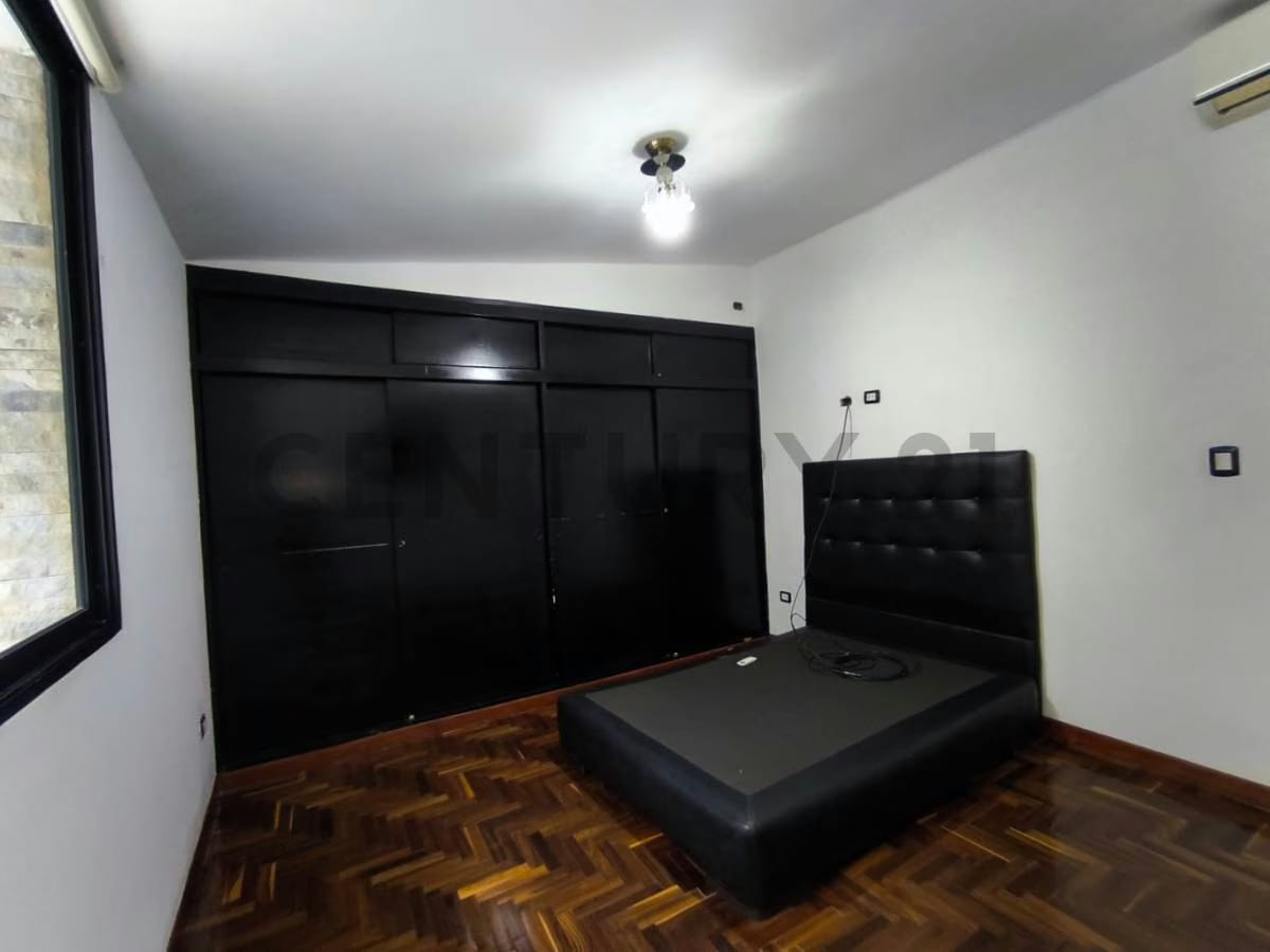 Residencia de 700 m² con vista panorámica al Ávila en Colinas de Los Chaguaramos - 36
