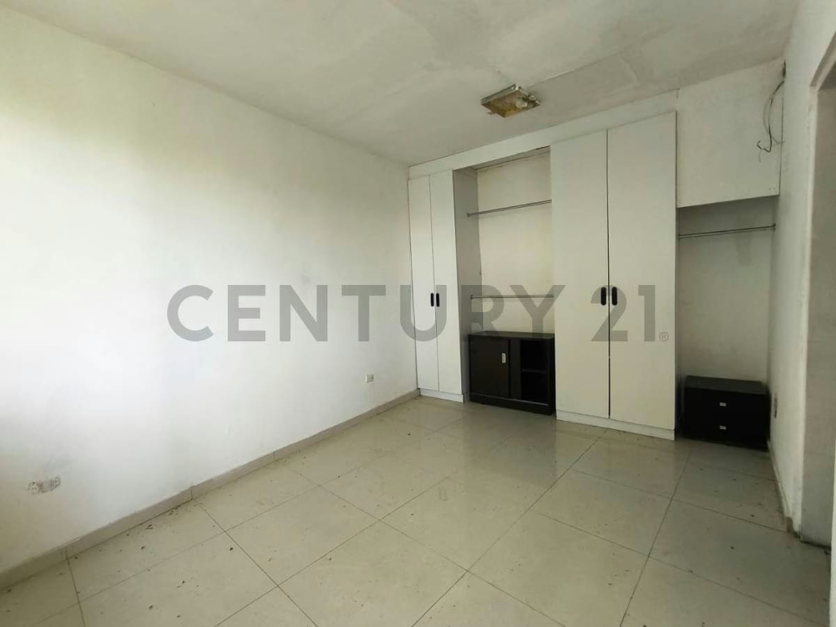 Residencia de 700 m² con vista panorámica al Ávila en Colinas de Los Chaguaramos - 52