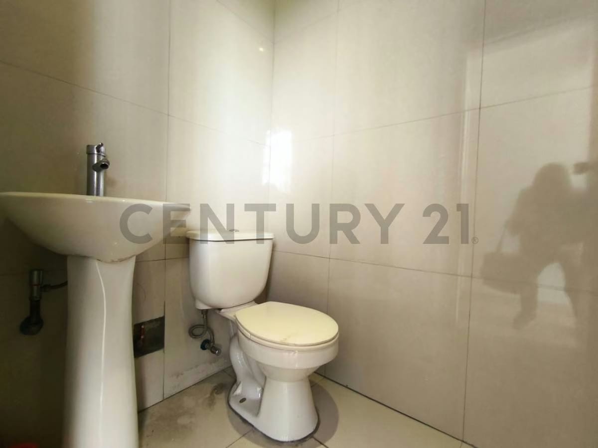 Residencia de 700 m² con vista panorámica al Ávila en Colinas de Los Chaguaramos - 53