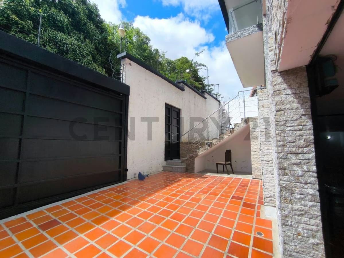 Residencia de 700 m² con vista panorámica al Ávila en Colinas de Los Chaguaramos - 56