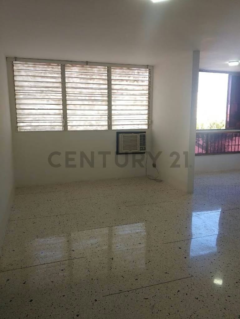 Se alquila apartamento Residencias Bella Vista Av. 4 - 6