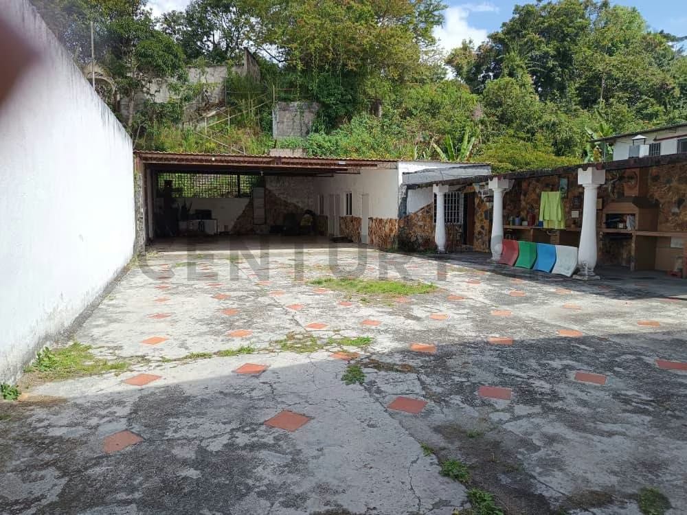 En Venta Exclusiva Casa En la Macarena Sur de 2 Niveles - 11
