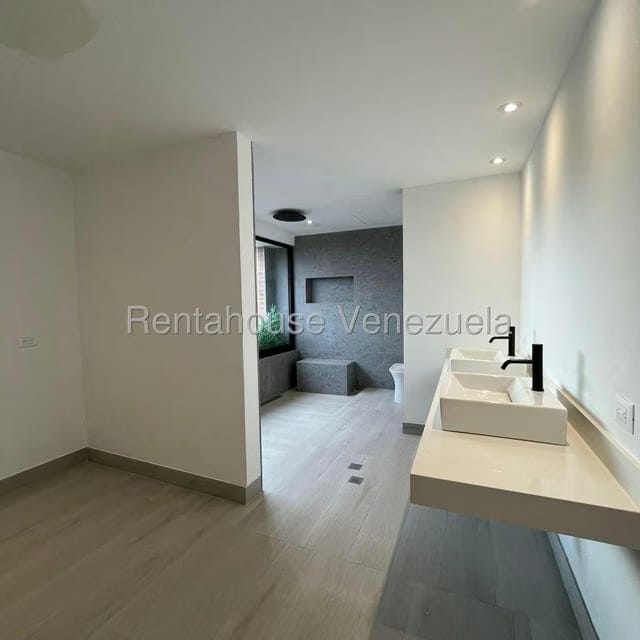 Casa (Multipes Niveles) en Venta en Alta Florida, Distrito Metropolitano - 11