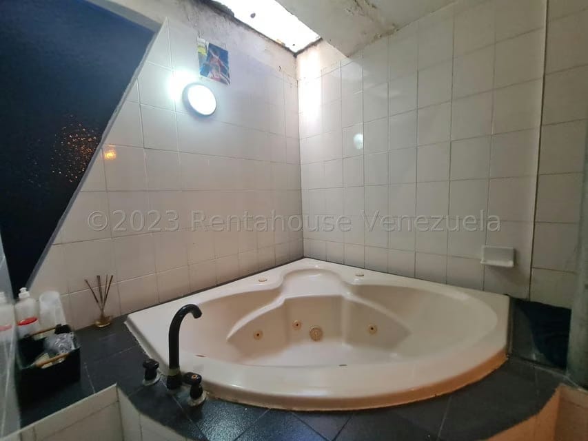 Casa (1 Nivel) en Venta en El Cafetal, Distrito Metropolitano - 15