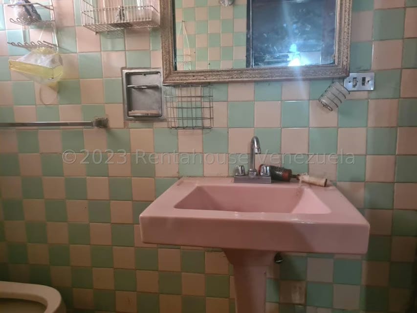 Casa (1 Nivel) en Venta en El Cafetal, Distrito Metropolitano - 30