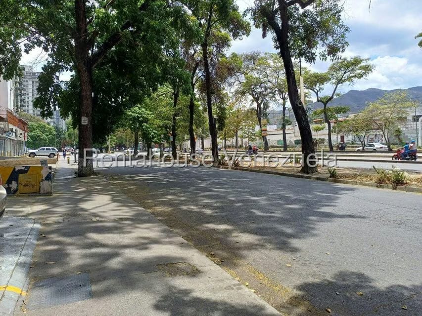 Comercial (Local Comercial) en Venta en El Paraiso, Distrito Metropolitano - 14