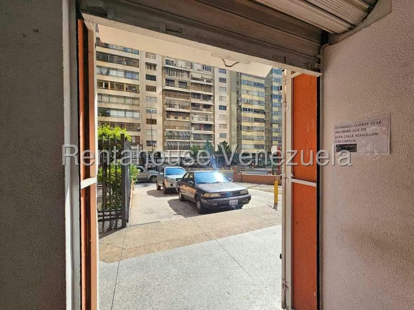 Comercial (Local Comercial) en Alquiler en Los Ruices, Distrito Metropolitano - 13