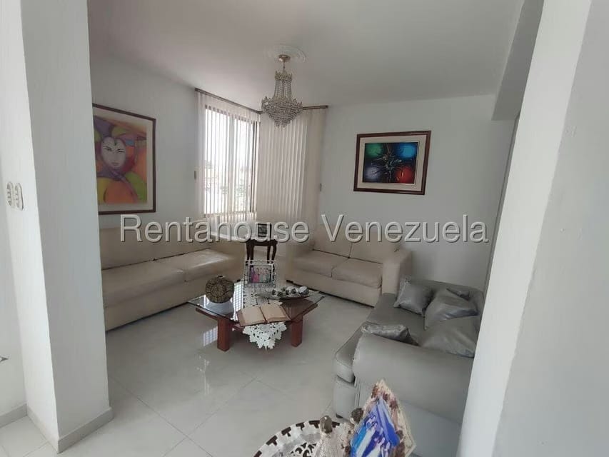 Casa (Duplex) en Venta en Trigal Norte, Carabobo - 3