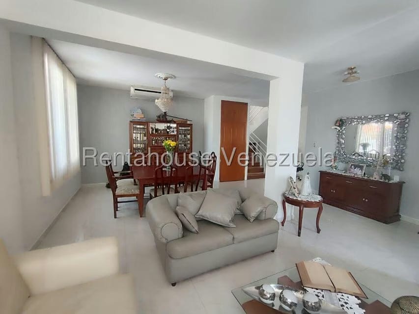 Casa (Duplex) en Venta en Trigal Norte, Carabobo - 4