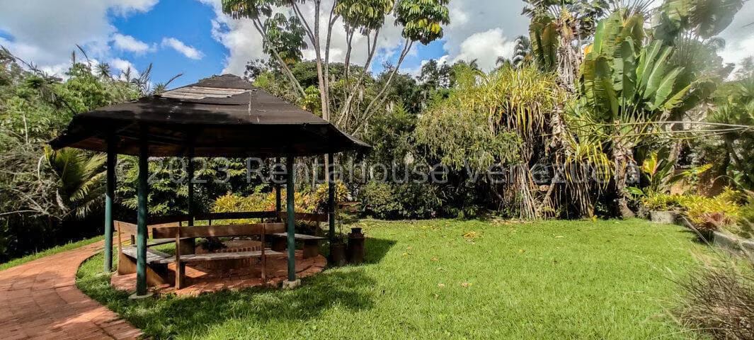 Casa (Multipes Niveles) en Venta en La Lagunita Country Club, Distrito Metropolitano - 50