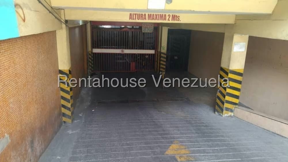 Apartamento (1 Nivel) en Venta en Parroquia La Candelaria, Distrito Metropolitano - 2