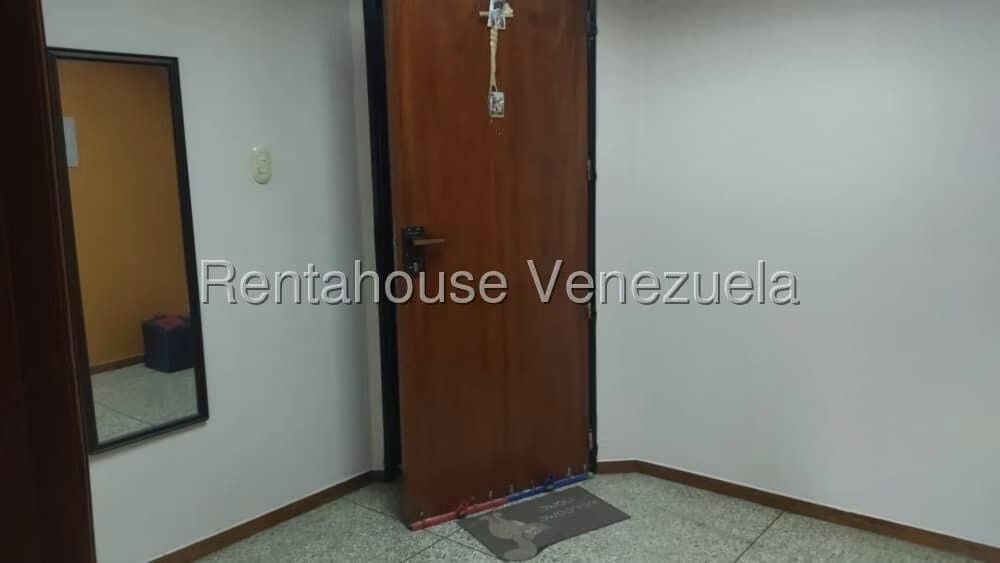 Apartamento (1 Nivel) en Venta en Parroquia La Candelaria, Distrito Metropolitano - 5