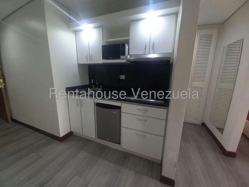 Apartamento (1 Nivel) en Alquiler en Chuao, Distrito Metropolitano - 3