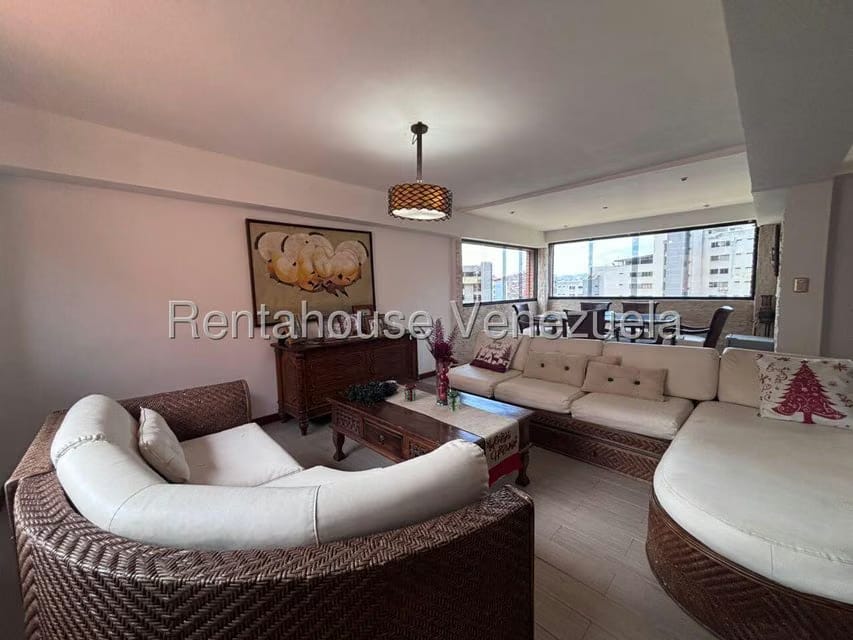 Apartamento (Duplex) en Venta en Terrazas del Avila, Distrito Metropolitano - 2