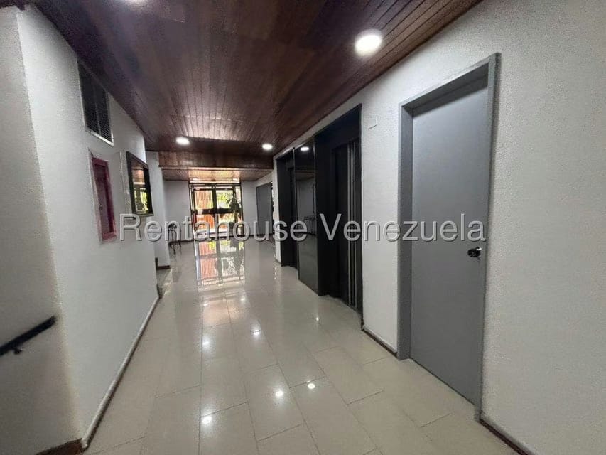 Apartamento (Duplex) en Venta en Terrazas del Avila, Distrito Metropolitano - 33
