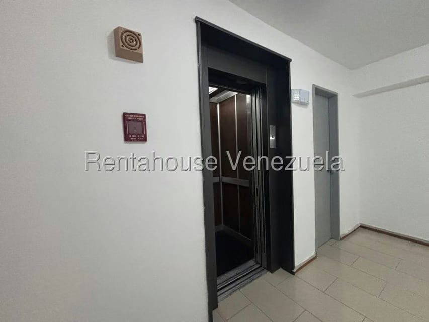 Apartamento (Duplex) en Venta en Terrazas del Avila, Distrito Metropolitano - 34