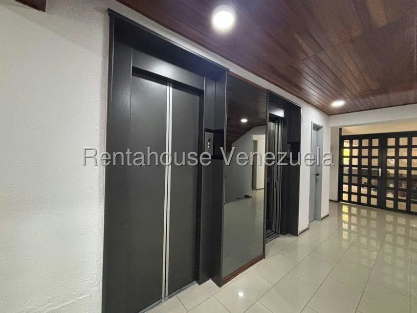 Apartamento (Duplex) en Venta en Terrazas del Avila, Distrito Metropolitano - 35
