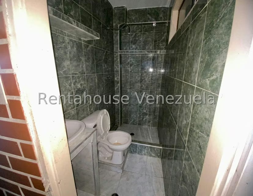 Comercial (Local Comercial) en Venta en Zona Oeste, Lara - 28