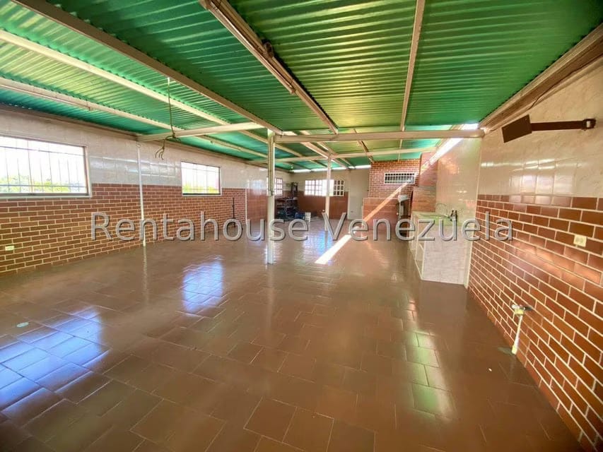 Comercial (Local Comercial) en Venta en Zona Oeste, Lara - 30