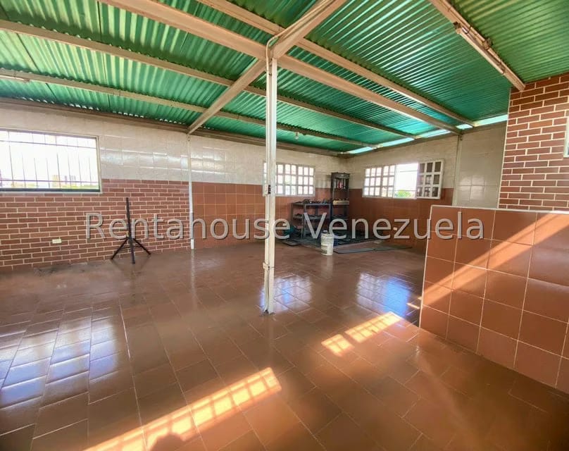Comercial (Local Comercial) en Venta en Zona Oeste, Lara - 31