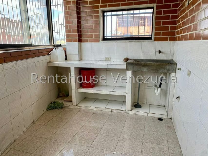 Comercial (Local Comercial) en Venta en Zona Oeste, Lara - 37
