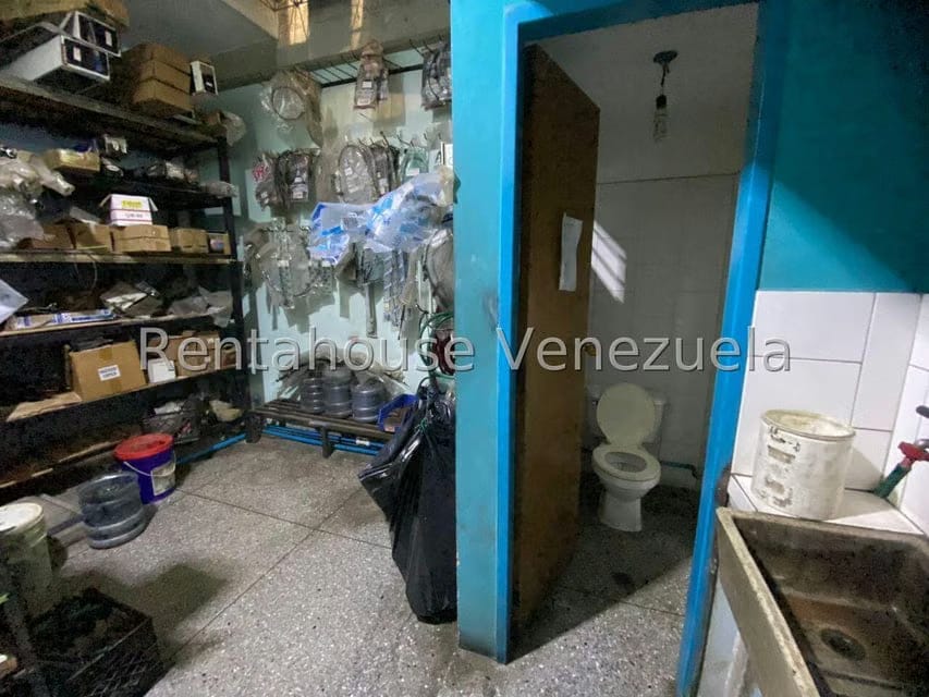 Comercial (Local Comercial) en Venta en Zona Oeste, Lara - 8