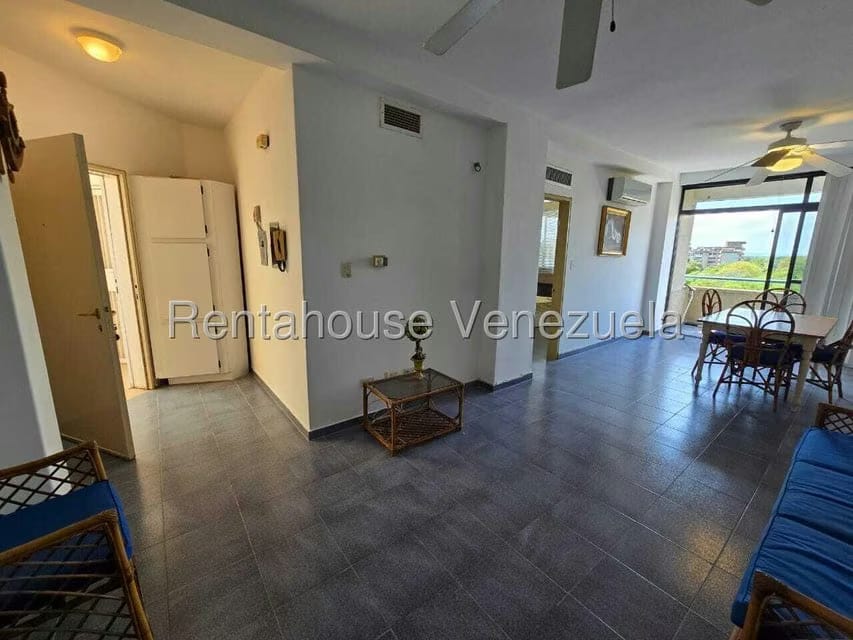 Apartamento (1 Nivel) en Venta en Los Canales de Rio Chico, Miranda - 2