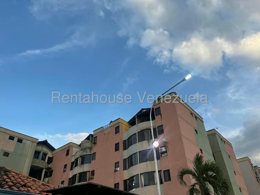 Apartamento (1 Nivel) en Alquiler en Los Caobos, Carabobo - 2
