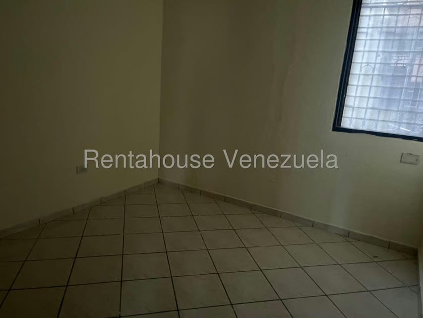 Apartamento (1 Nivel) en Alquiler en Los Caobos, Carabobo - 11