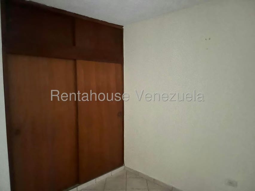 Apartamento (1 Nivel) en Alquiler en Los Caobos, Carabobo - 12