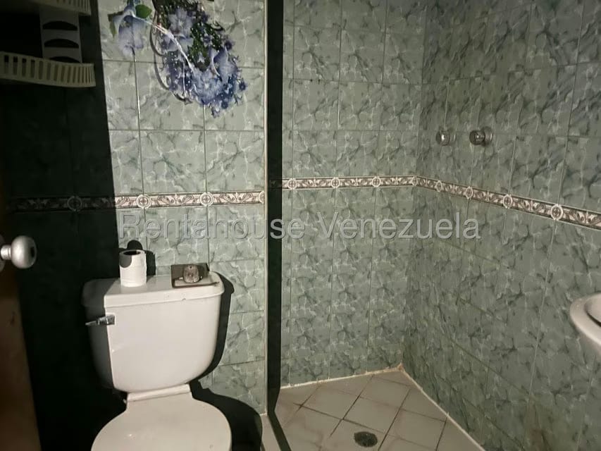 Apartamento (1 Nivel) en Alquiler en Los Caobos, Carabobo - 13