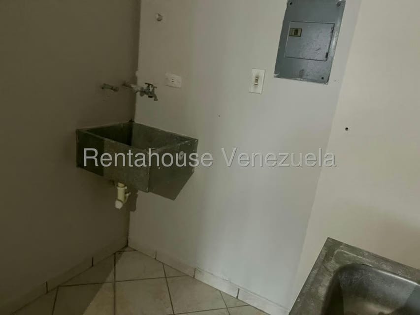 Apartamento (1 Nivel) en Alquiler en Los Caobos, Carabobo - 16