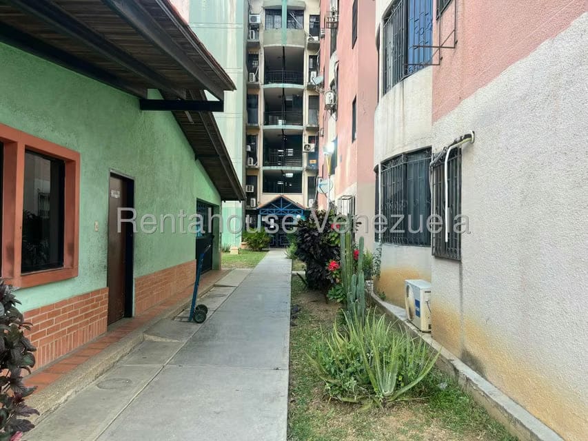 Apartamento (1 Nivel) en Alquiler en Los Caobos, Carabobo - 5