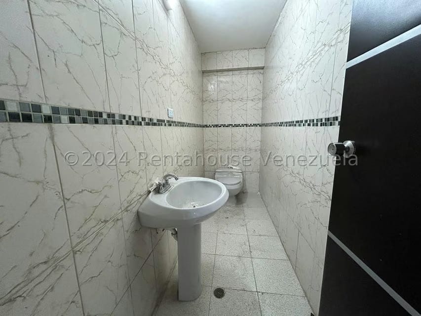 Comercial (Edificio) en Venta en Centro, Lara - 12